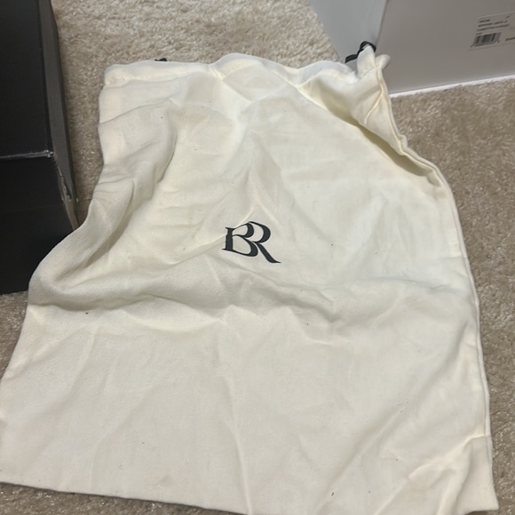 NEW NEVER WORN Chelsea boot in dark olive color size 7 - Picture 6 of 7